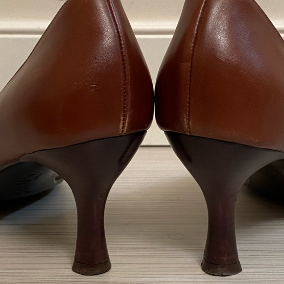 Cinti Pointed-Toe Pumps - Picture 8 of 9